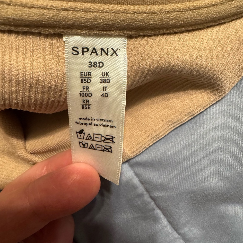 Spanx front clasp bra - Picture 5 of 7
